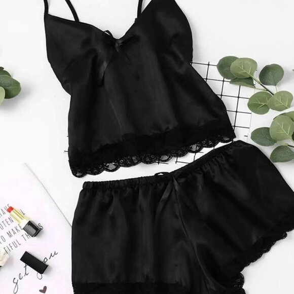 𝐁𝐋𝐀𝐂𝐊 𝐒𝐀𝐓𝐈𝐍 𝐂𝐀𝐌𝐈 𝐂𝐑𝐎𝐏 𝐓𝐎𝐏 𝐀𝐍𝐃 𝐁𝐎𝐘𝐒𝐇𝐎𝐑𝐓𝐒 𝐏𝐀𝐉 - Picture 3 of 6